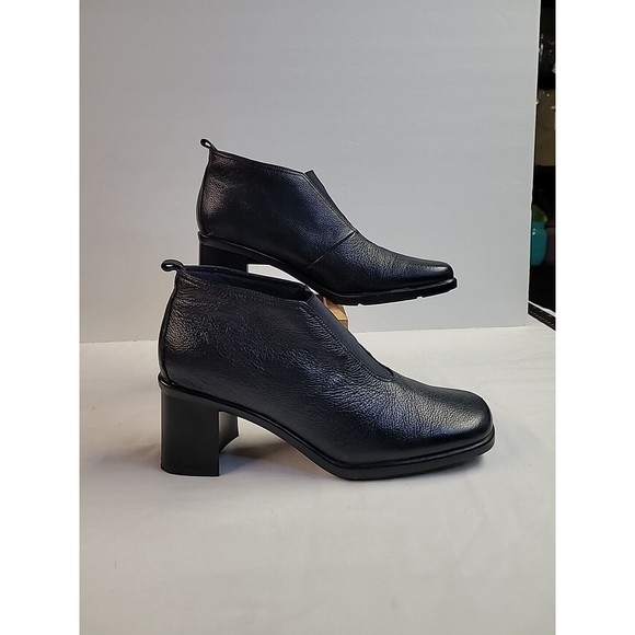 Lifestride Women's Size 7.5 N Ankle‎ Booties Block Heel Navy Blue Leather Work - Picture 1 of 6